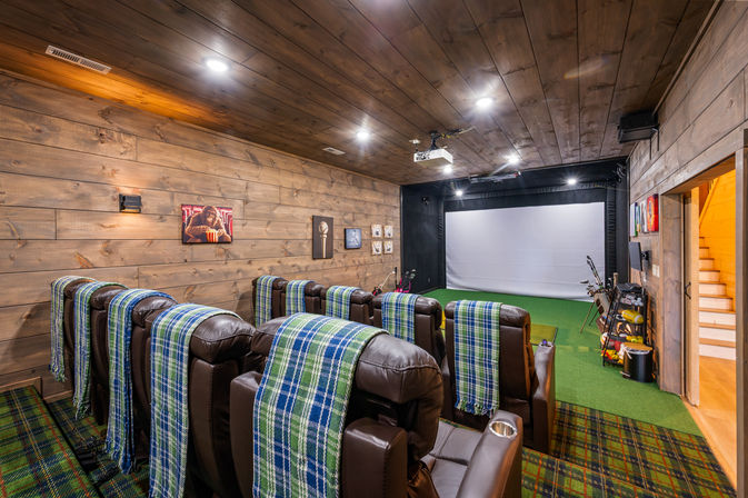 Hawk's Hollow: Golf Sim, Theater, Pool & Hot Tub image 44