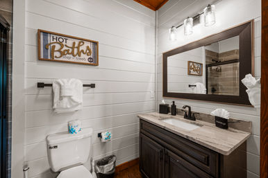 Gatlinburg Splash: Luxury Cabin with Indoor Pool, Hot Tub, Game Room + Theater Room image 25