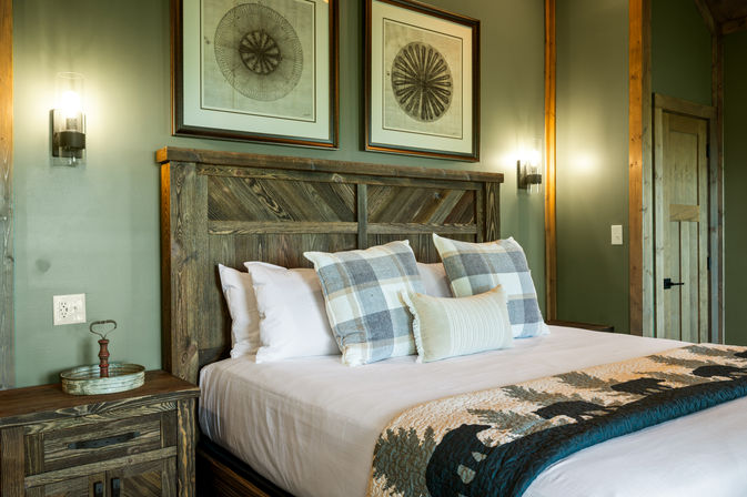 Hawk's Hollow: Golf Sim, Theater, Pool & Hot Tub image 98