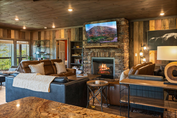 Hawk's Hollow: Golf Sim, Theater, Pool & Hot Tub image 120