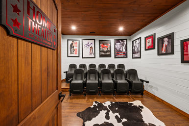 Gatlinburg Splash: Luxury Cabin with Indoor Pool, Hot Tub, Game Room + Theater Room image 7