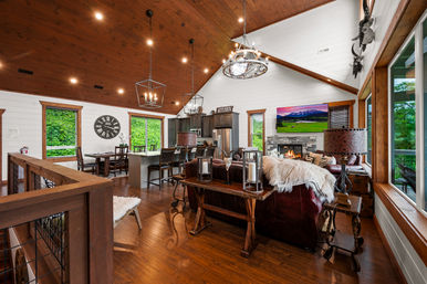 Gatlinburg Splash: Luxury Cabin with Indoor Pool, Hot Tub, Game Room + Theater Room image 17