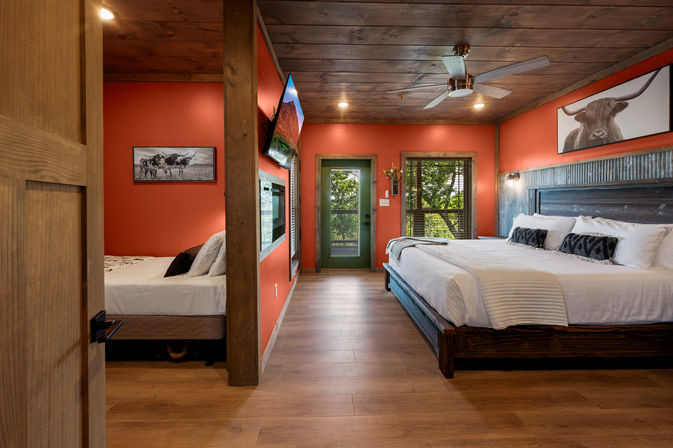 Hawk's Hollow: Golf Sim, Theater, Pool & Hot Tub image 60