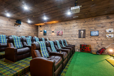 Hawk's Hollow: Golf Sim, Theater, Pool & Hot Tub image 40