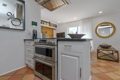 Best Central Beach House W/ Water Sport Services! image 52