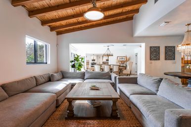 Best Central Lux Villa W/ Services, Games & Sauna! image 29