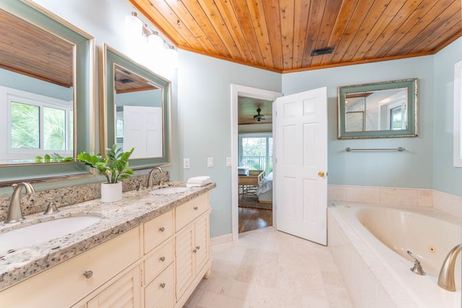 2 Home Sport Complex W/ Private Lake & Theater! image 43