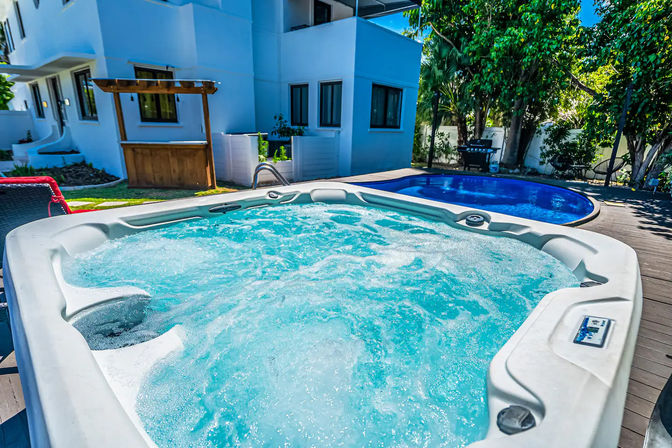 Miami Villa: Heated Pool, HotTub & GameRoom! image 23