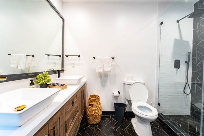 Best Central Lux Villa W/ Services, Games & Sauna! image 32