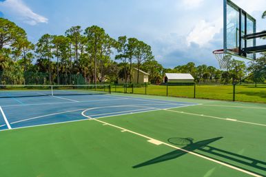 2 Home Sport Complex W/ Private Lake & Theater! image 17