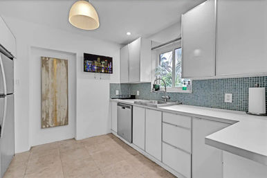 Miami Villa: Heated Pool, HotTub & GameRoom! image 22