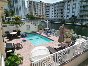 Best Lux Home With Games/Concierge On The Water  10 Min 2 Beach! image 6
