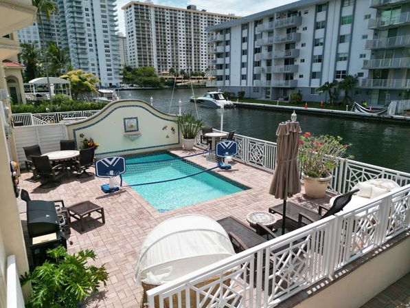 Best Lux Home With Games/Concierge On The Water  10 Min 2 Beach! image 6
