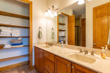 2 Home Sport Complex W/ Private Lake & Theater! image 51