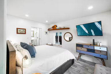 Best Central Beach House W/ Water Sport Services! image 18