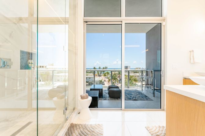 5 Story Condo W/ King Bed Jacuzzi W/ Ocean View! image 13