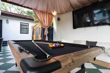 Best Central Lux Villa W/ Services, Games & Sauna! image 9