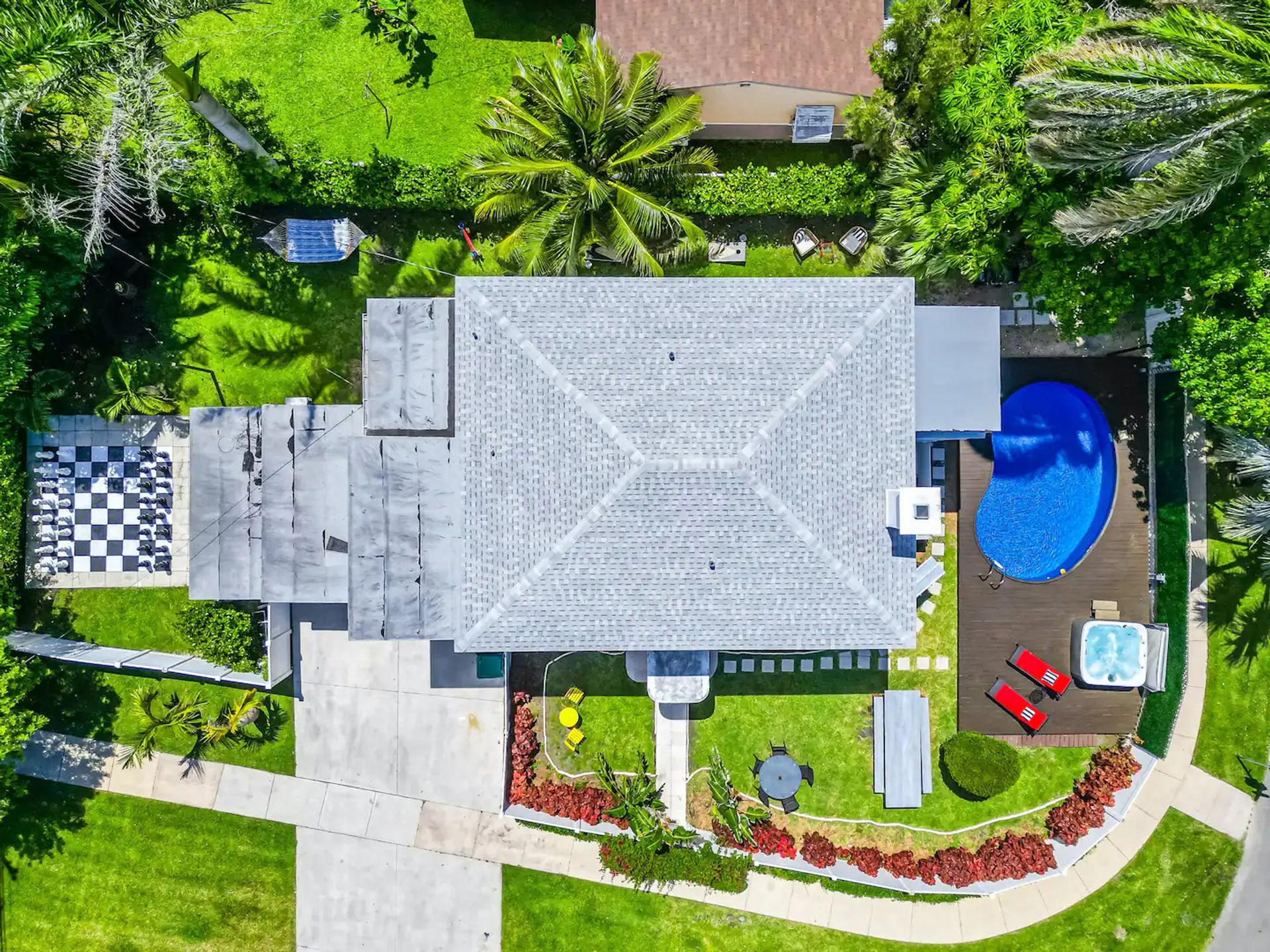 Miami Villa: Heated Pool, HotTub & GameRoom! image 2