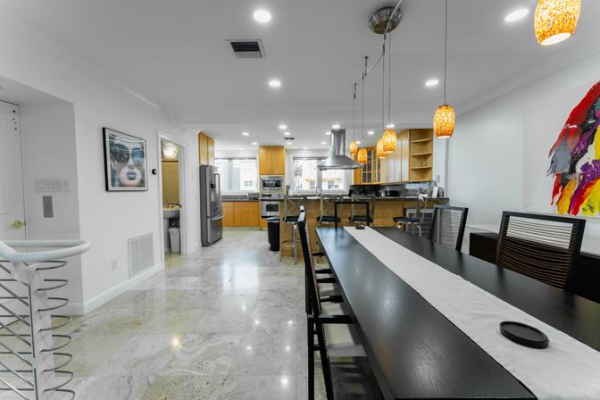 Best Lux Home With Games/Concierge On The Water  10 Min 2 Beach! image 18