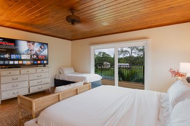 2 Home Sport Complex W/ Private Lake & Theater! image 8