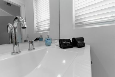 Best Lux Home With Games/Concierge On The Water  10 Min 2 Beach! image 14