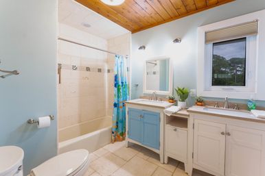 2 Home Sport Complex W/ Private Lake & Theater! image 44