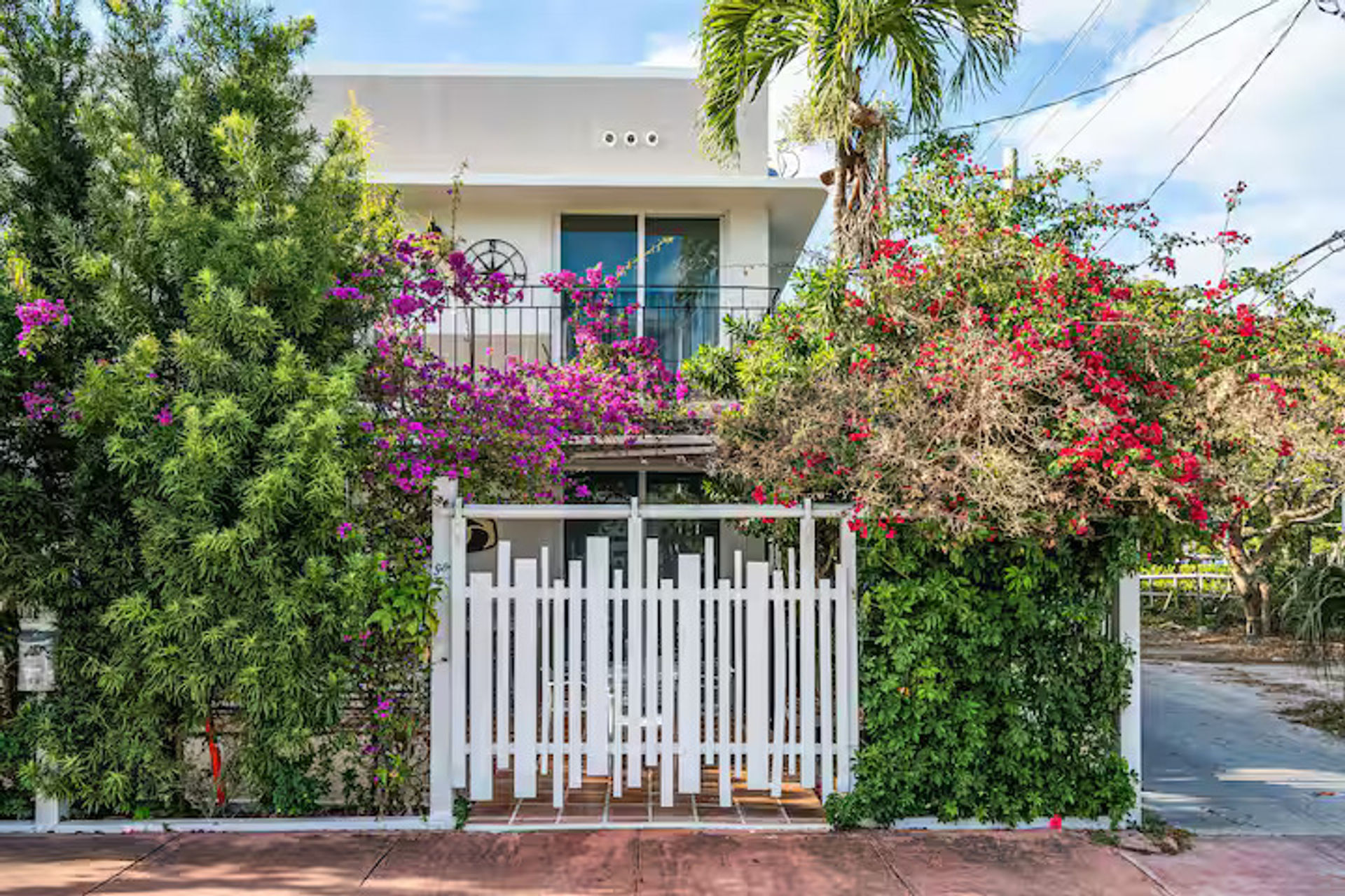 Best Central Beach House W/ Water Sport Services! image 2