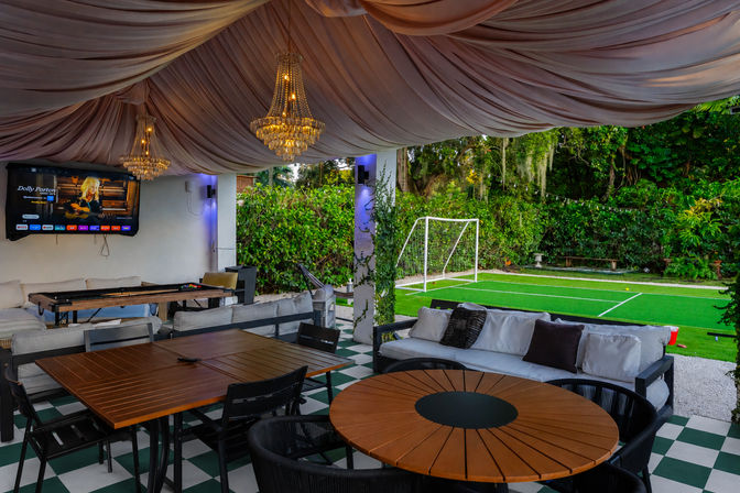 Best Central Lux Villa W/ Services, Games & Sauna! image 6