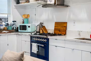 Best Central Beach House W/ Water Sport Services! image 32