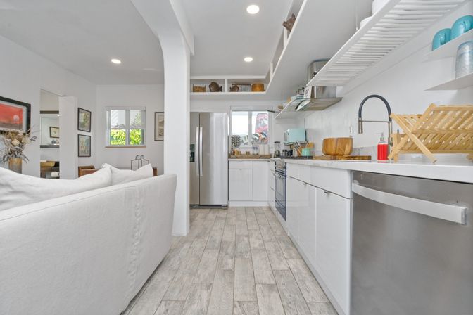 Best Central Beach House W/ Water Sport Services! image 51