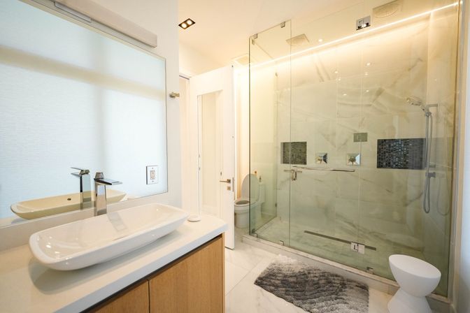 5 Story Condo W/ King Bed Jacuzzi W/ Ocean View! image 34