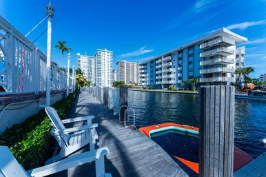 Best Lux Home With Games/Concierge On The Water  10 Min 2 Beach! image 59