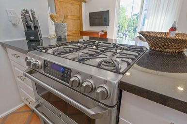 Best Central Beach House W/ Water Sport Services! image 54