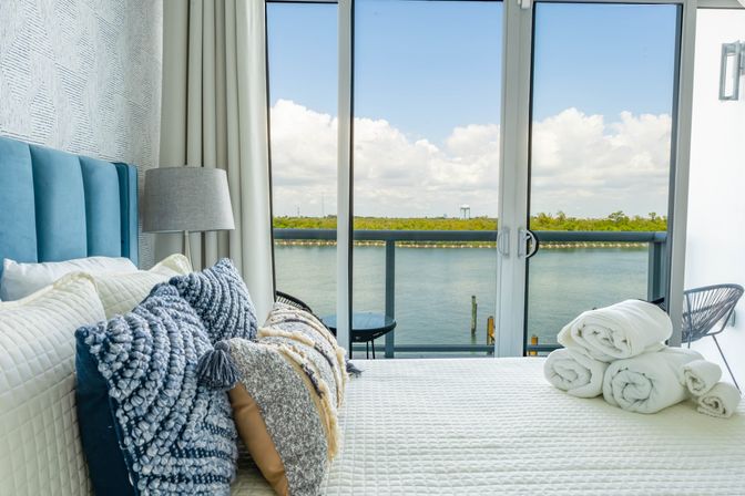 5 Story Condo W/ King Bed Jacuzzi W/ Ocean View! image 15