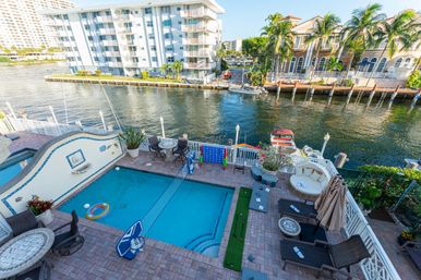 Best Lux Home With Games/Concierge On The Water  10 Min 2 Beach! image 16