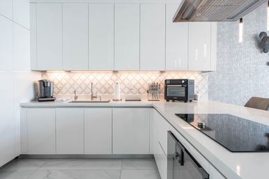 5 Story Condo W/ King Bed Jacuzzi W/ Ocean View! image 24