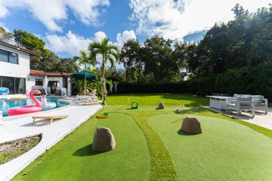 Best Central Lux Villa W/ Services, Games & Sauna! image 11