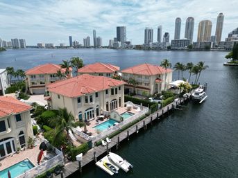 Best Lux Home With Games/Concierge On The Water  10 Min 2 Beach! image 8