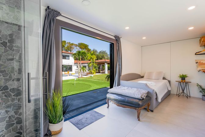 Best Central Lux Villa W/ Services, Games & Sauna! image 20