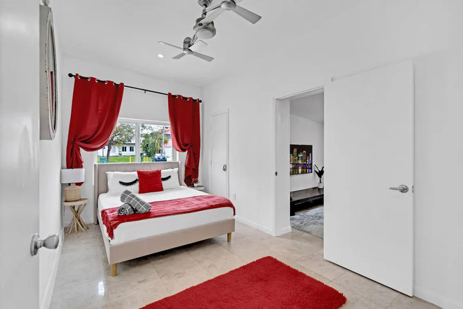 Miami Villa: Heated Pool, HotTub & GameRoom! image 33
