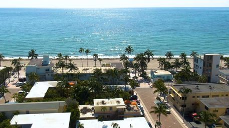 5 Story Condo W/ King Bed Jacuzzi W/ Ocean View! image 8