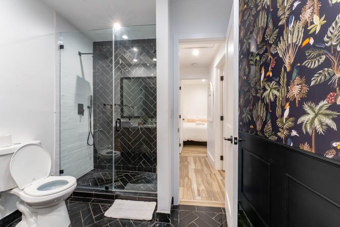 Best Central Lux Villa W/ Services, Games & Sauna! image 33