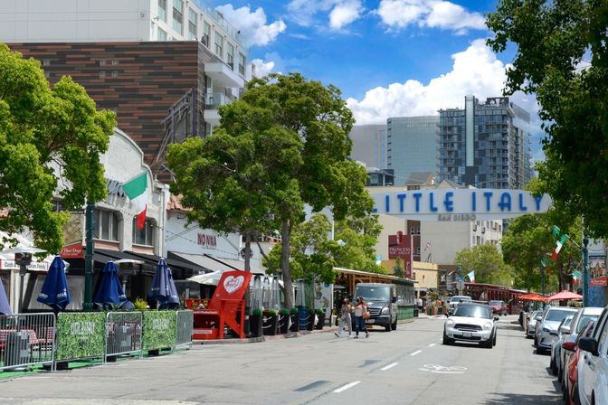 San Diego: San Diego Donut & Pastry Party: Little Italy Sweet Treats at Every Stop image 10