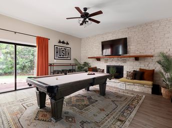 Lake Travis Waterfront Home: Sand Volleyball Court, Pool Table, Putting Green, Hot Tub/Pool & More image 36