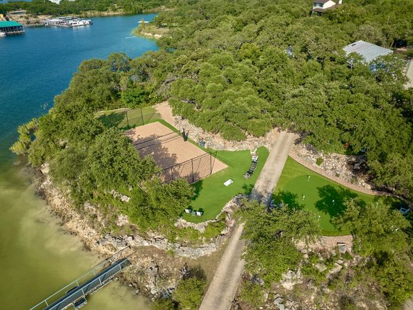 Lake Travis Waterfront Home: Sand Volleyball Court, Pool Table, Putting Green, Hot Tub/Pool & More image 13