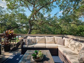 Lake Travis Waterfront Home: Sand Volleyball Court, Pool Table, Putting Green, Hot Tub/Pool & More image 42