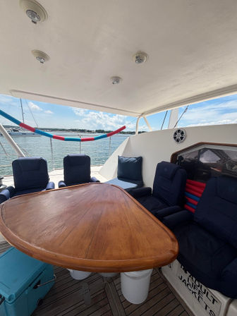 Hamptons Private Catamaran Charter image 9