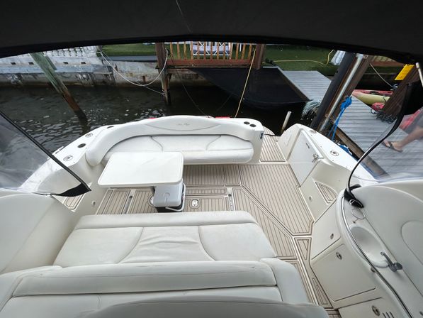 45' SeaRay Dream Yacht Charter Experience image 6