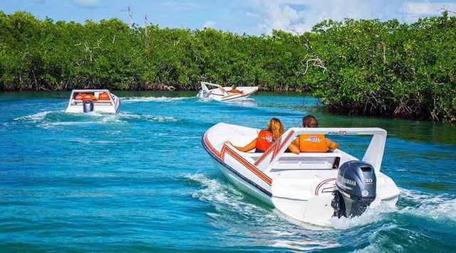 Cancun Speed Boat & Snorkel Adventure: Lagoon to Reef Experience image 3