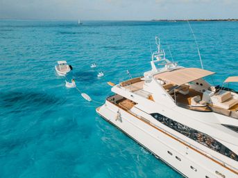 Private Luxury Yacht Experience to Isla Mujeres (100ft) image 8